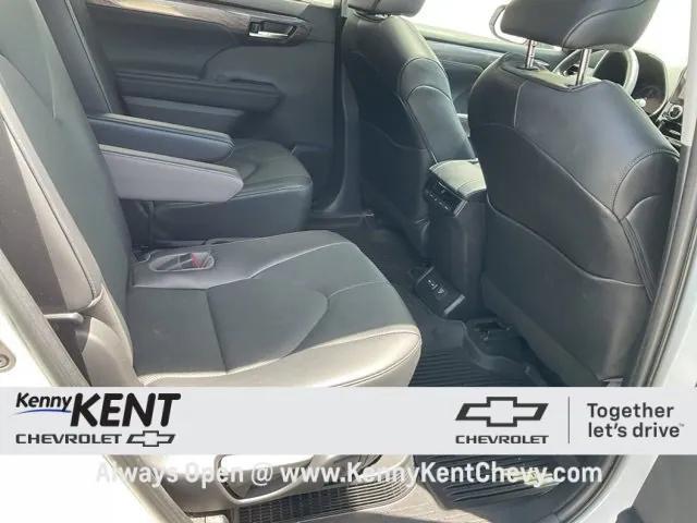 used 2023 Toyota Highlander Hybrid car, priced at $47,890