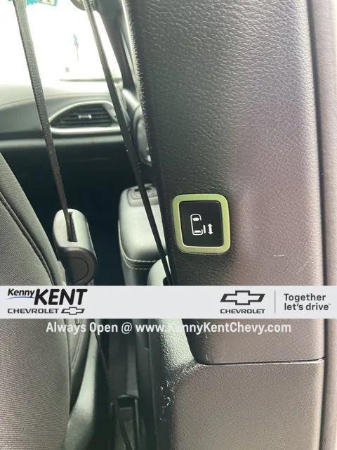 used 2023 Chrysler Pacifica car, priced at $27,336