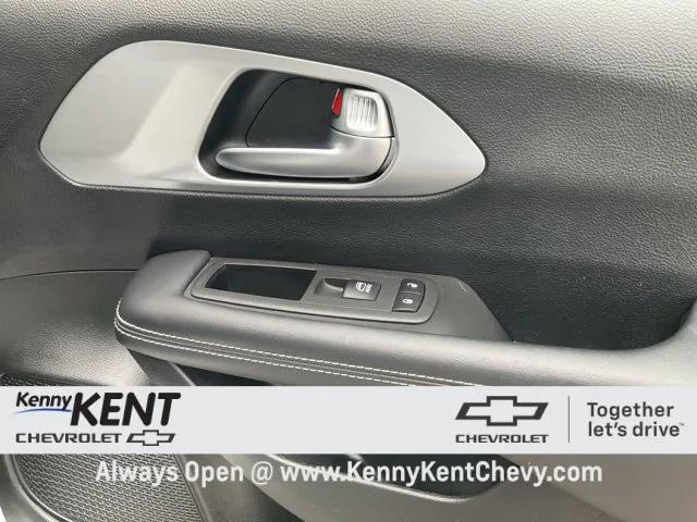 used 2023 Chrysler Pacifica car, priced at $27,336