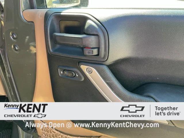 used 2015 Jeep Wrangler Unlimited car, priced at $18,567