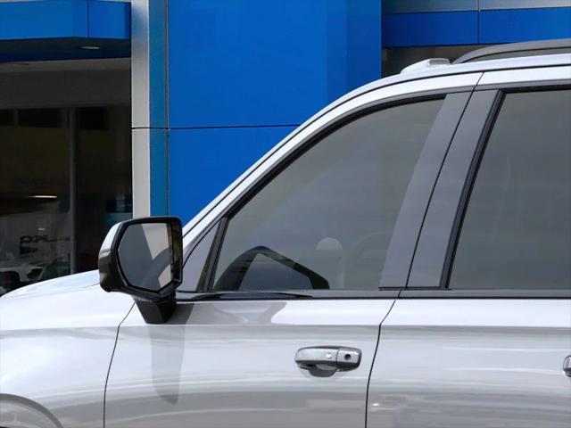 new 2025 Chevrolet Suburban car, priced at $77,575