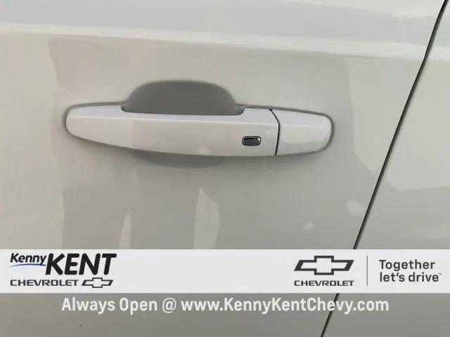 used 2023 Chevrolet Traverse car, priced at $28,795