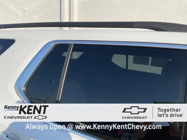 used 2023 Chevrolet Traverse car, priced at $28,795