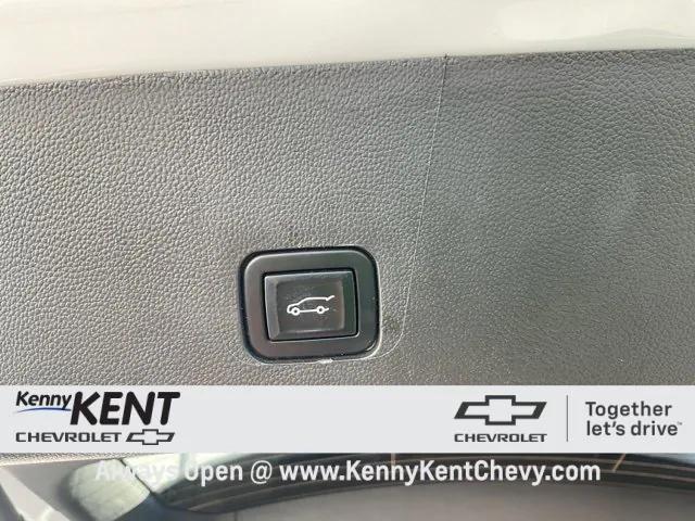 used 2023 Chevrolet Traverse car, priced at $28,795