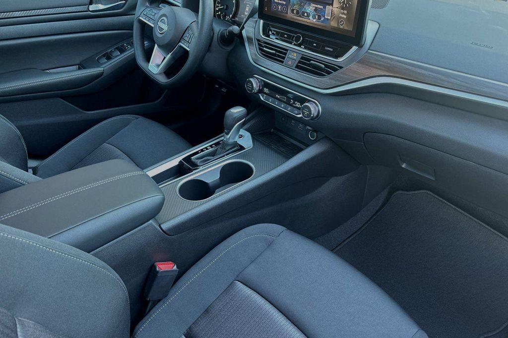 new 2025 Nissan Altima car, priced at $29,927
