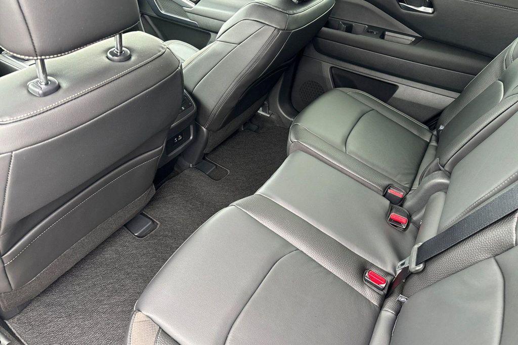 new 2025 Nissan Pathfinder car, priced at $38,632