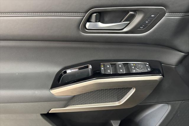 new 2025 Nissan Pathfinder car, priced at $48,258