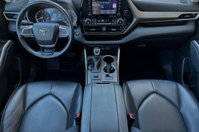 used 2022 Toyota Highlander car, priced at $33,990