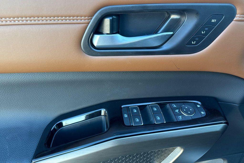 new 2025 Nissan Pathfinder car, priced at $49,175