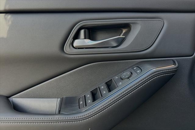 new 2025 Nissan Rogue car, priced at $32,266