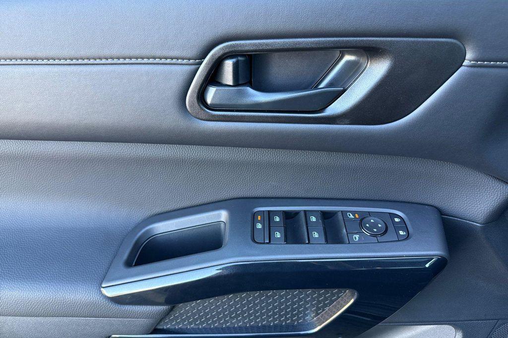 new 2025 Nissan Pathfinder car, priced at $36,322