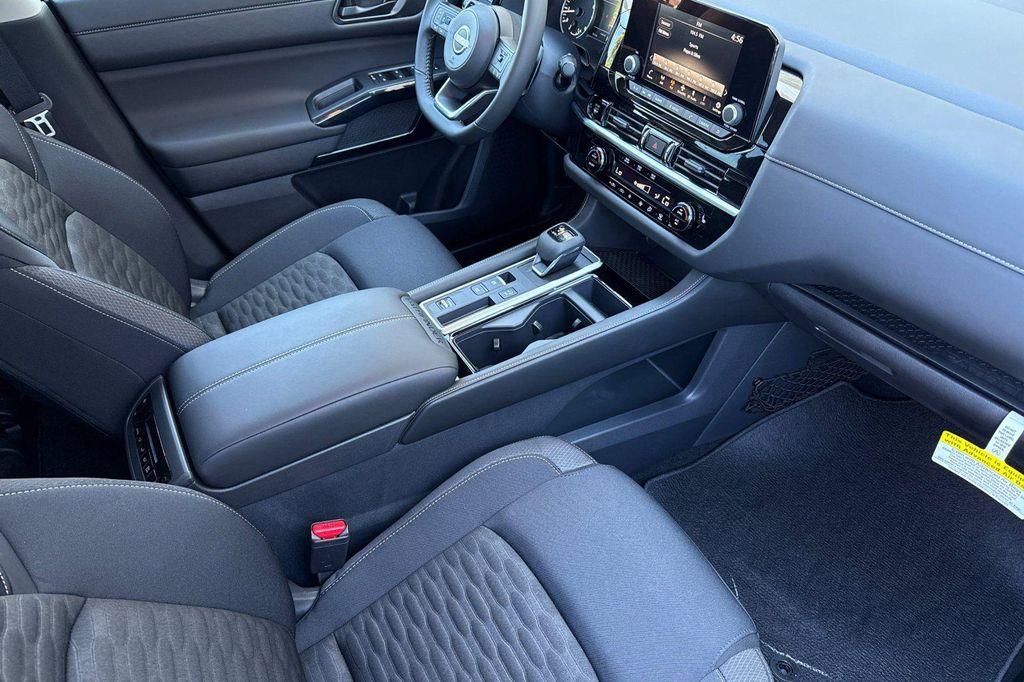new 2025 Nissan Pathfinder car, priced at $36,322