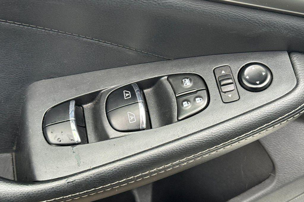 used 2023 Nissan Maxima car, priced at $24,995