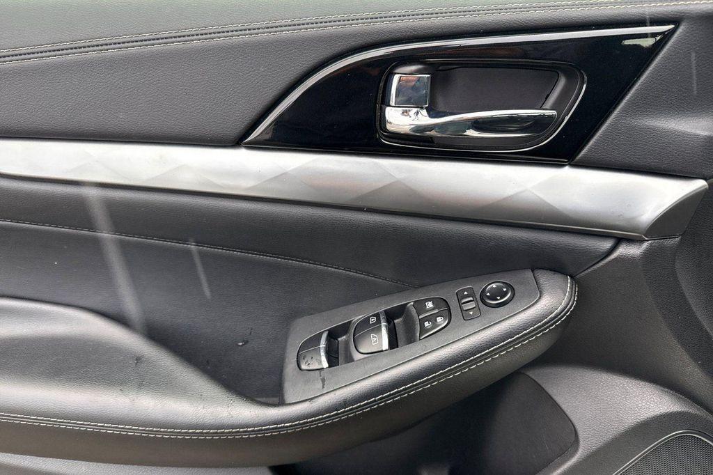 used 2023 Nissan Maxima car, priced at $24,995