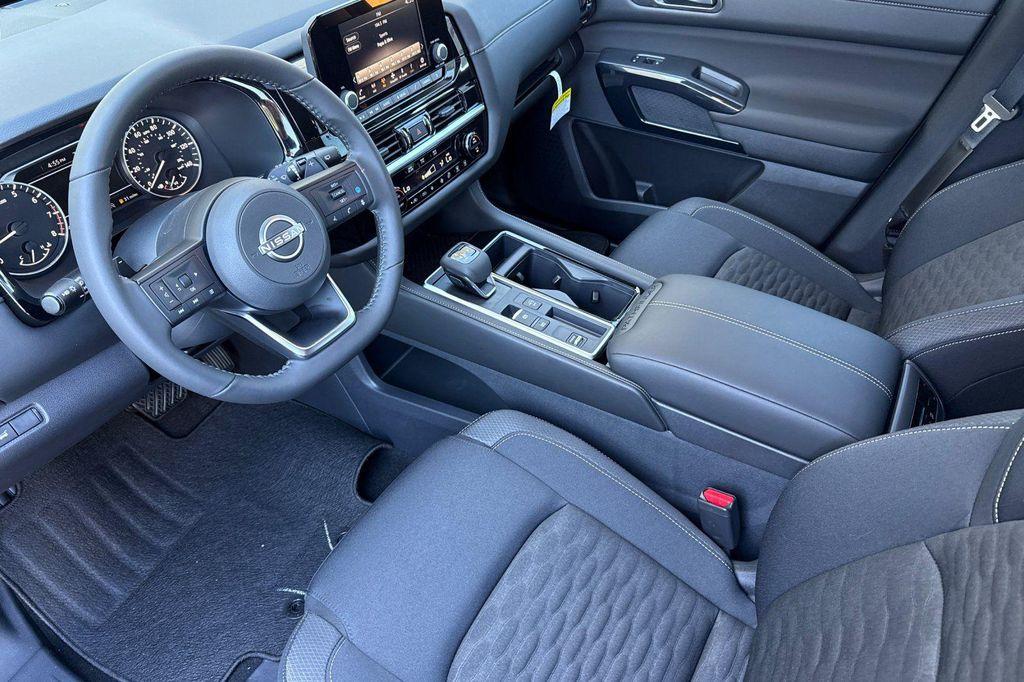new 2025 Nissan Pathfinder car, priced at $36,322