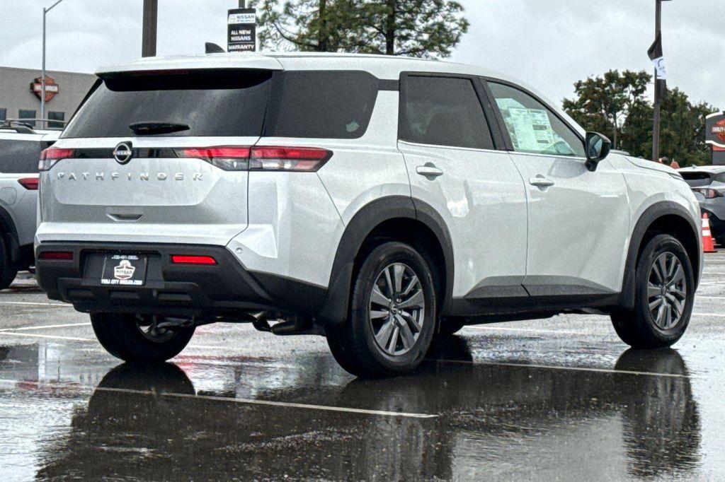 new 2025 Nissan Pathfinder car, priced at $31,305