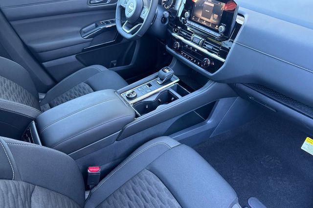 new 2025 Nissan Pathfinder car, priced at $43,335