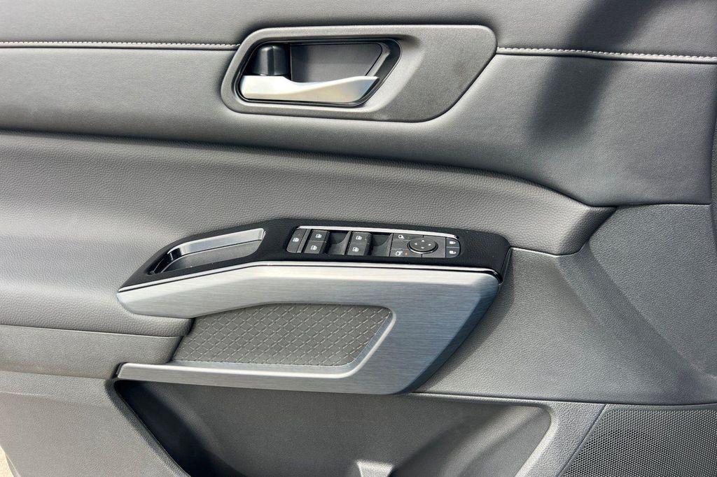 new 2025 Nissan Pathfinder car, priced at $37,035
