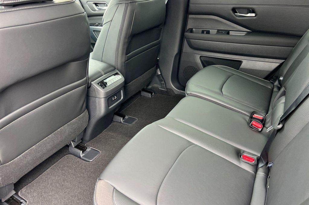 new 2025 Nissan Pathfinder car, priced at $37,035
