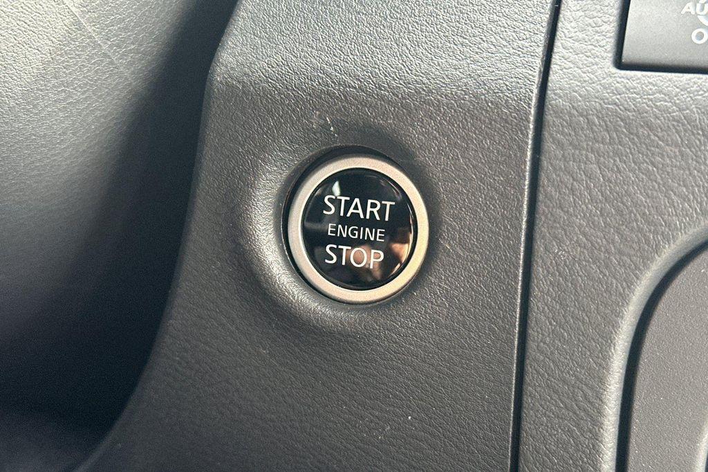 new 2025 Nissan Frontier car, priced at $35,806