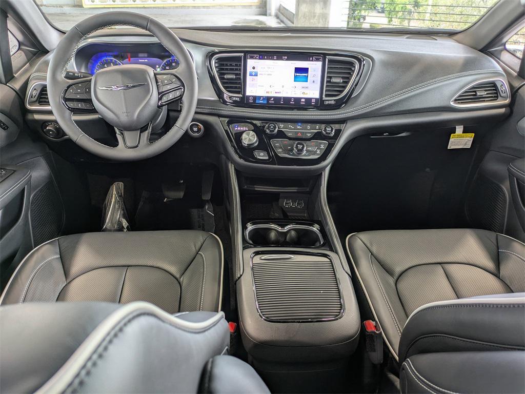 new 2025 Chrysler Pacifica car, priced at $37,418