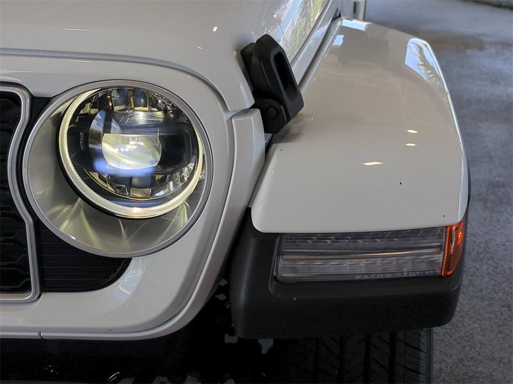 new 2025 Jeep Wrangler car, priced at $50,935