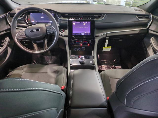 new 2025 Jeep Grand Cherokee car, priced at $35,588