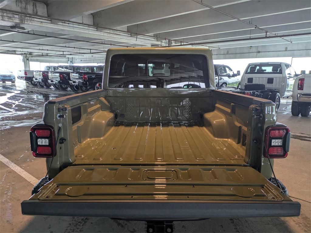 new 2025 Jeep Gladiator car, priced at $51,821