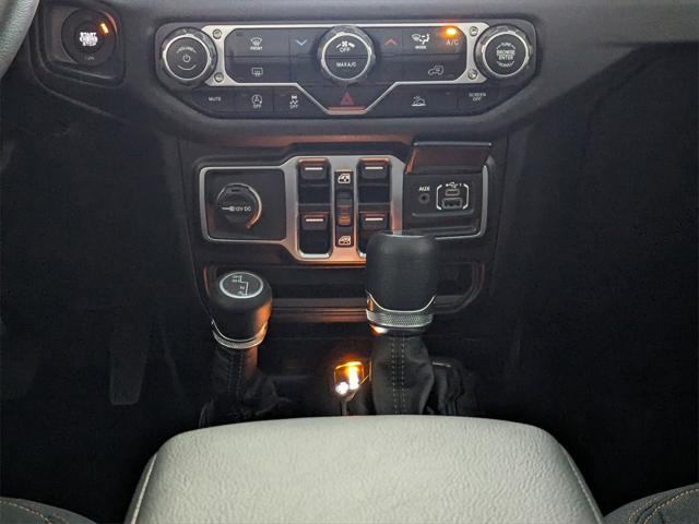 new 2025 Jeep Gladiator car, priced at $38,068