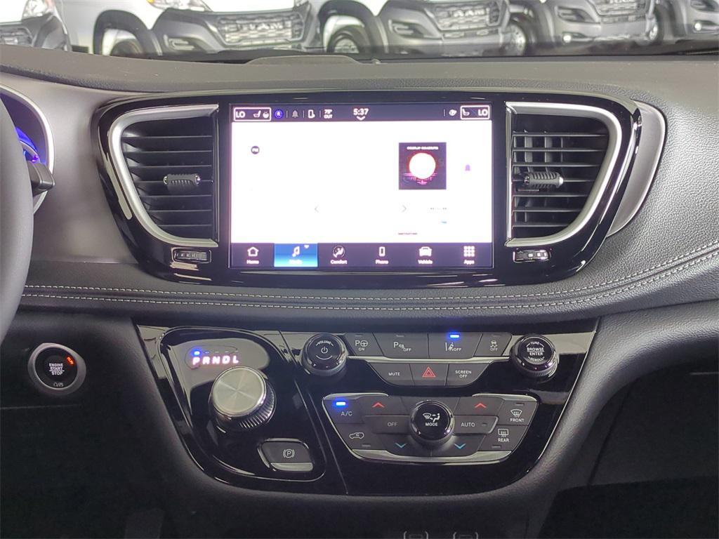 new 2025 Chrysler Pacifica Hybrid car, priced at $38,676
