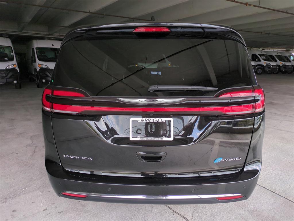 new 2025 Chrysler Pacifica Hybrid car, priced at $38,676