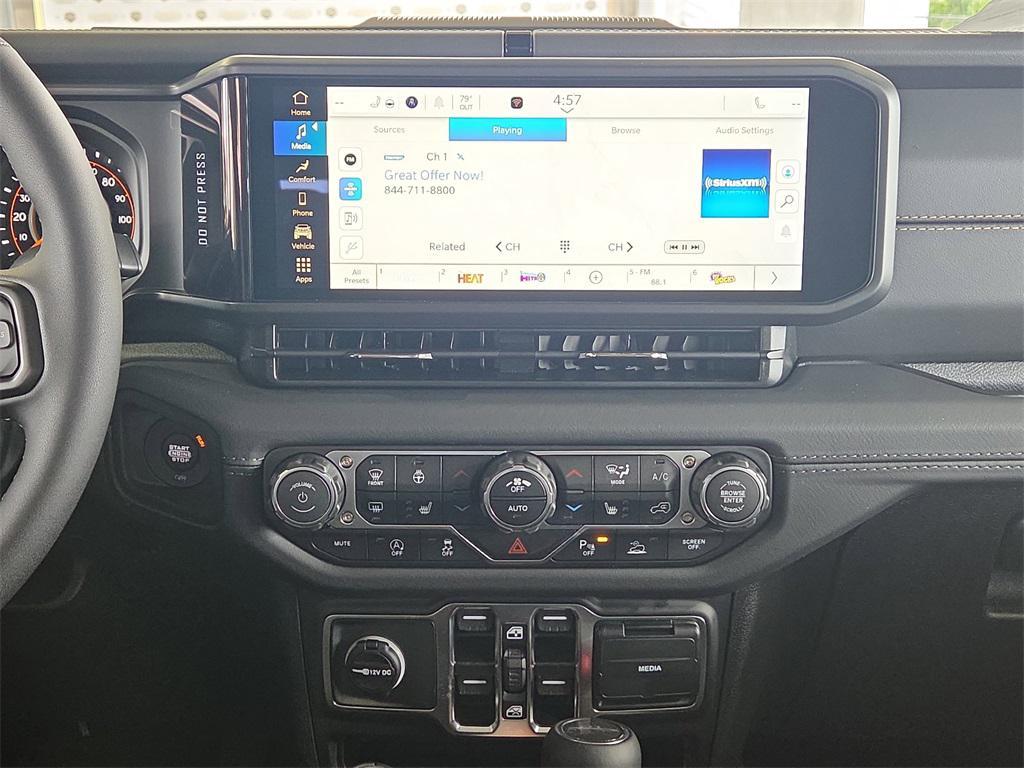 new 2025 Jeep Gladiator car, priced at $47,200
