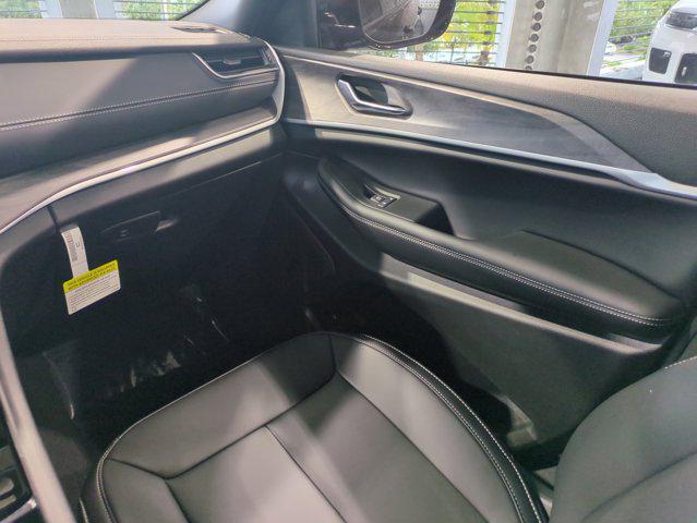 used 2025 Jeep Grand Cherokee car, priced at $35,199