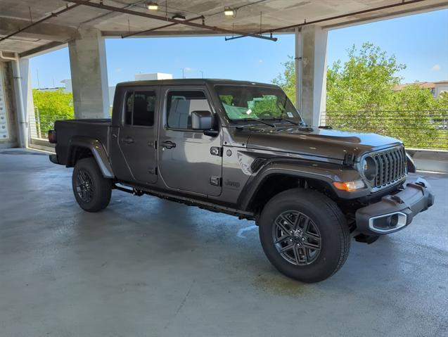 new 2024 Jeep Gladiator car, priced at $36,783