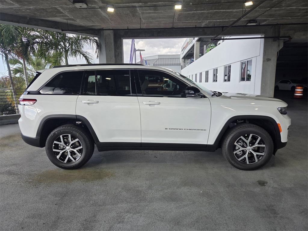 new 2025 Jeep Grand Cherokee car, priced at $38,856