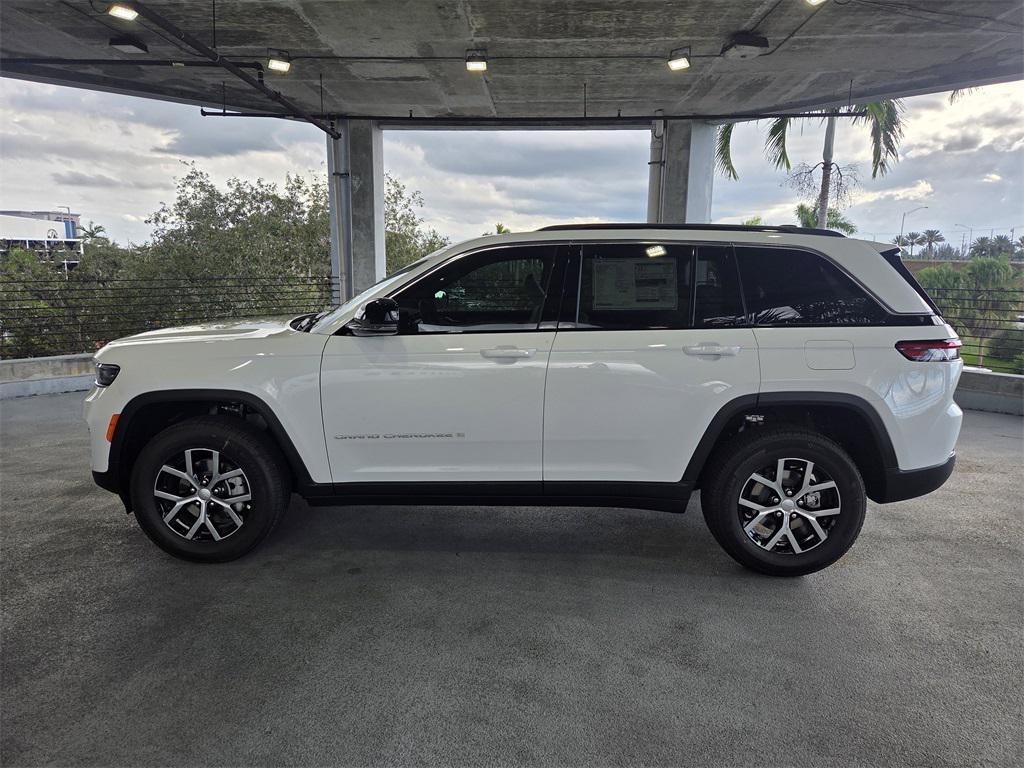 new 2025 Jeep Grand Cherokee car, priced at $38,856