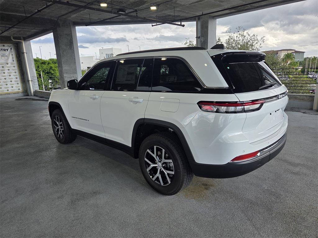 new 2025 Jeep Grand Cherokee car, priced at $38,856