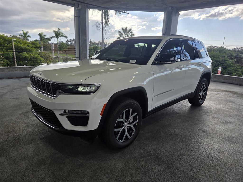 new 2025 Jeep Grand Cherokee car, priced at $38,856