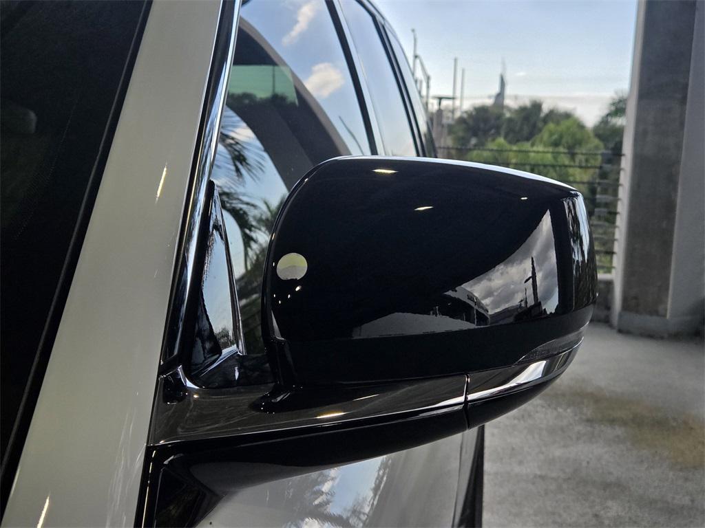 new 2025 Jeep Grand Cherokee car, priced at $38,856