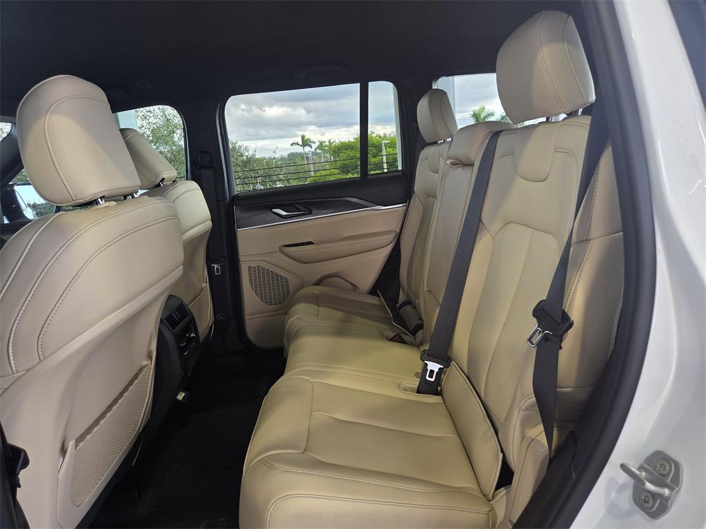 new 2025 Jeep Grand Cherokee car, priced at $38,856