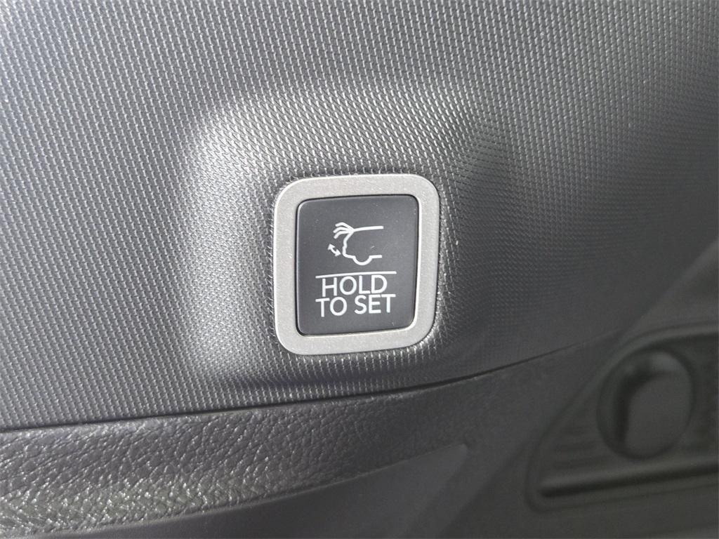 new 2025 Jeep Grand Cherokee car, priced at $38,856