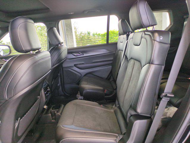 new 2025 Jeep Grand Cherokee L car