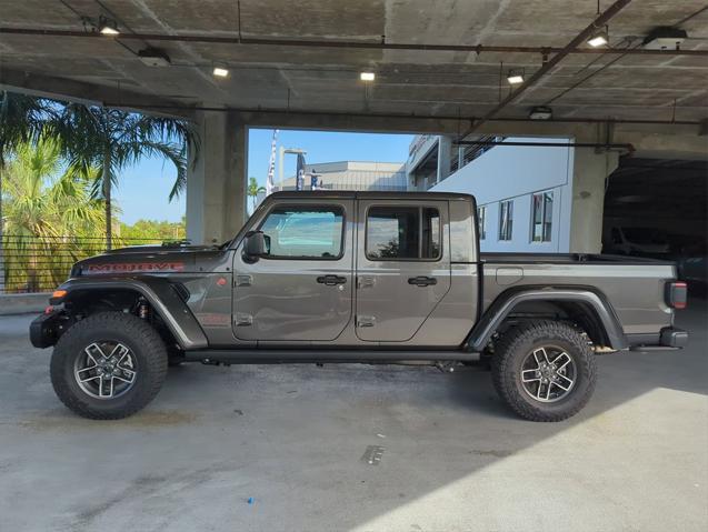 new 2024 Jeep Gladiator car, priced at $59,827