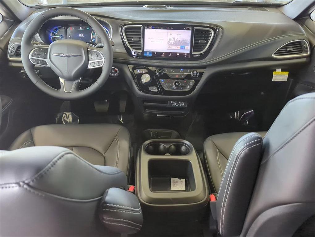 new 2025 Chrysler Pacifica Hybrid car, priced at $38,676