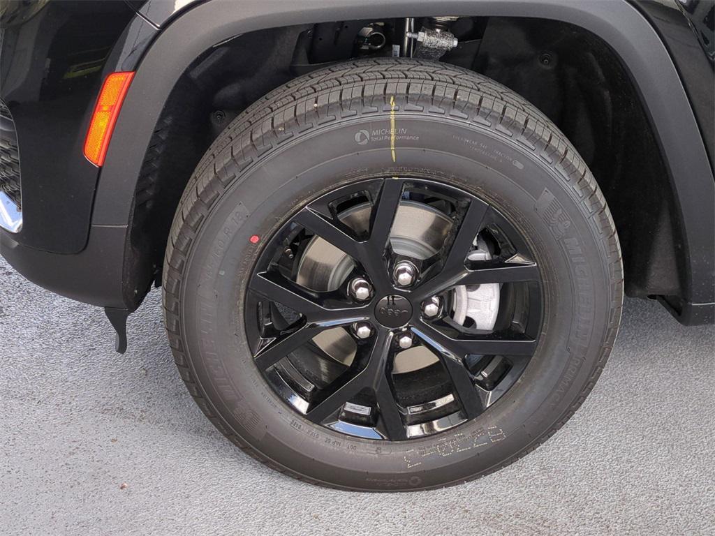 new 2025 Jeep Grand Cherokee car, priced at $37,614