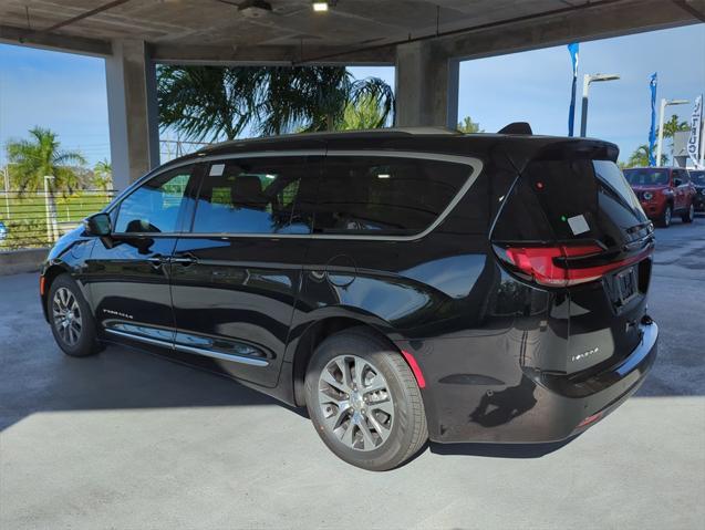 new 2024 Chrysler Pacifica car, priced at $51,177