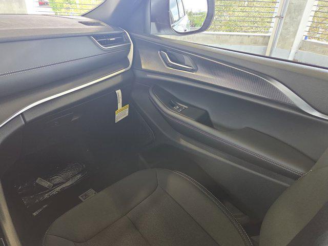 new 2025 Jeep Grand Cherokee L car