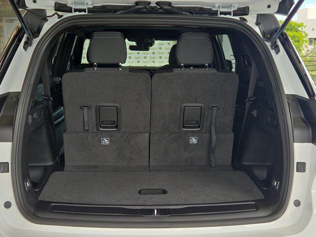 new 2025 Jeep Grand Cherokee L car