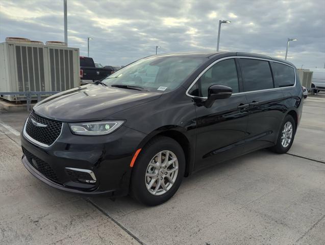 new 2025 Chrysler Pacifica car, priced at $42,425