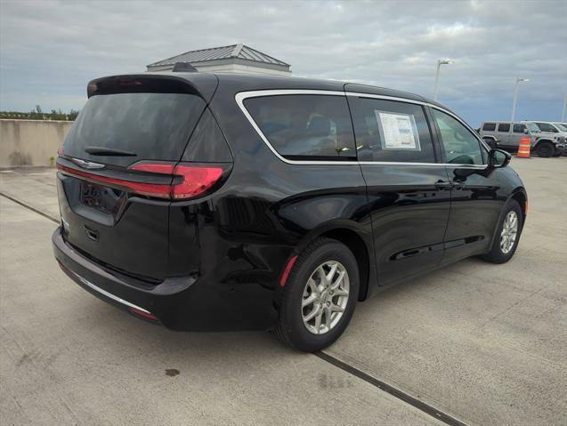 new 2025 Chrysler Pacifica car, priced at $42,425